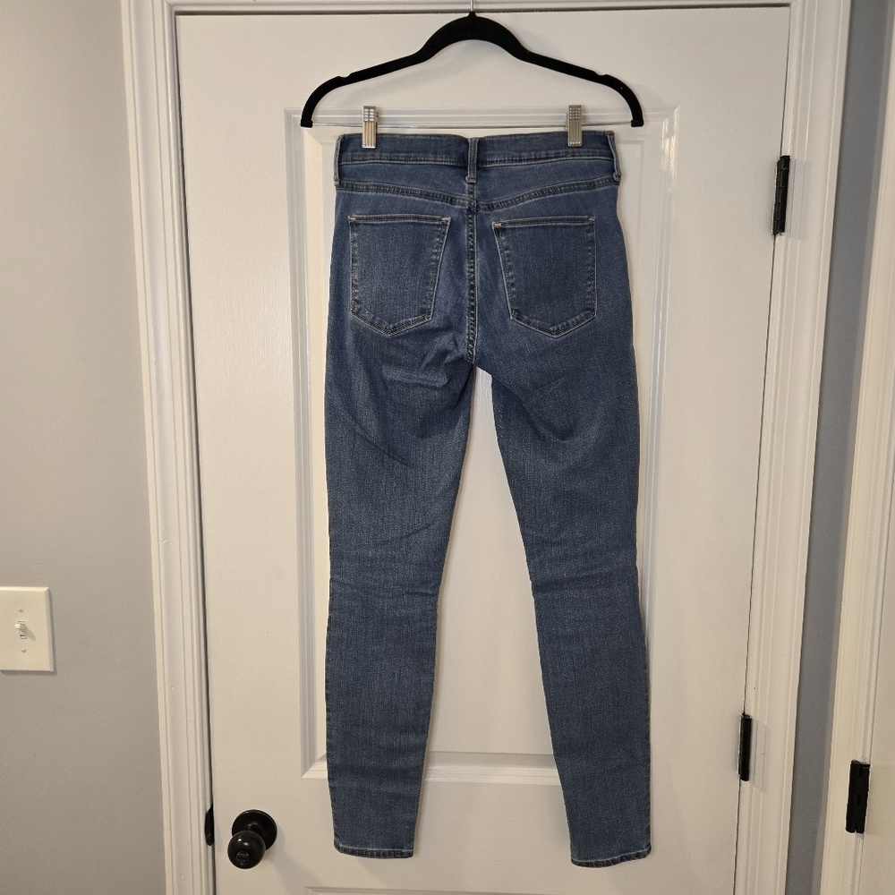 GAP Mid Rise Size 26R Straight Leg Jeans Light Blue Wash With Flex Waist - Picture 2 of 11